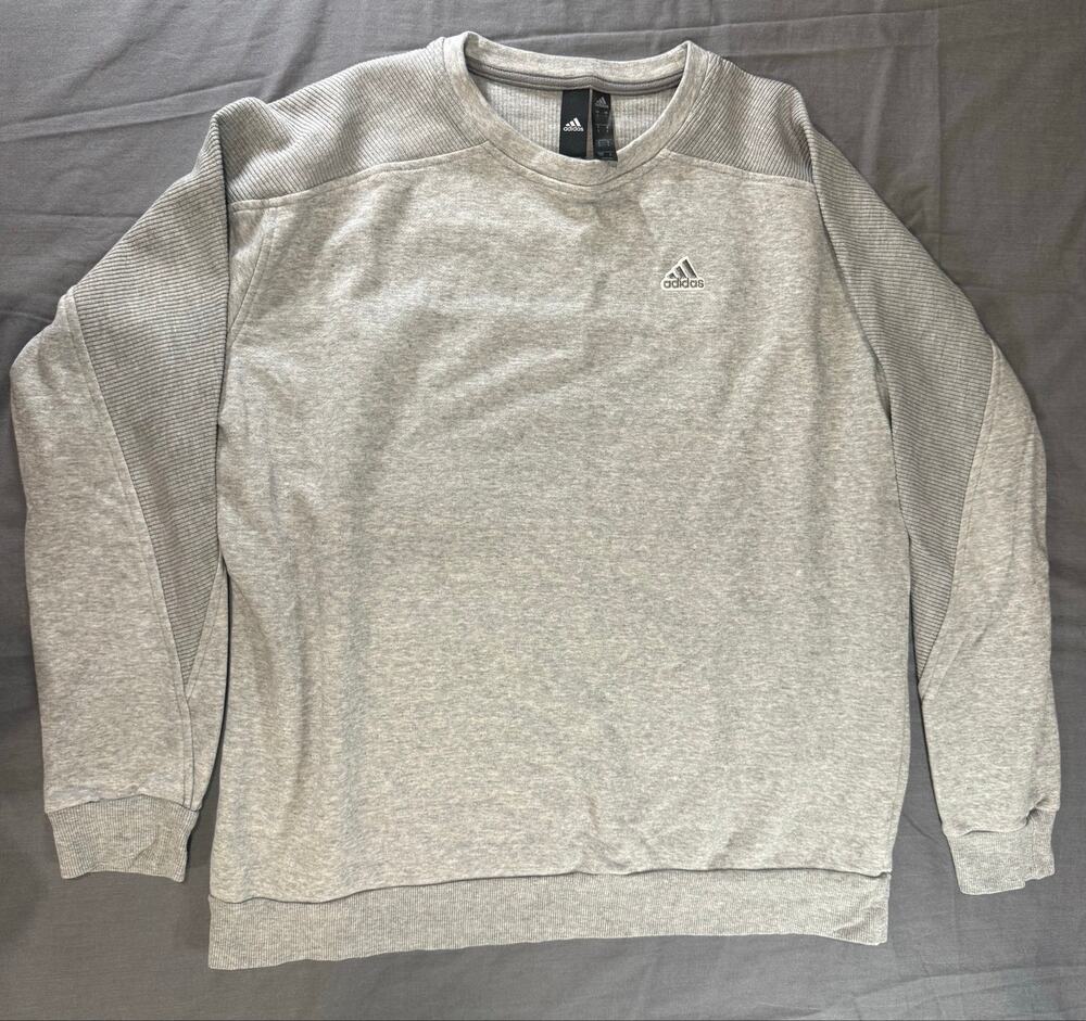 Men’s Size Small Adidas Crew Neck Pullover Sweater Light Gray